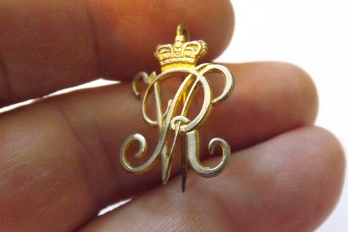 Military badge queen - badge, victoria