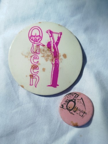 Queen vintage pin badges - vintage,