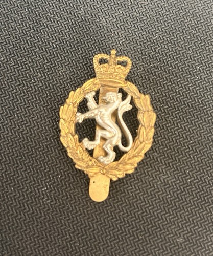 Genuine wrac cap badge queens - cap,